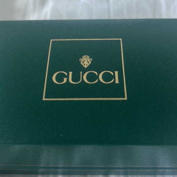 Gucci bezel watch, worn once - Picture 7 of 8